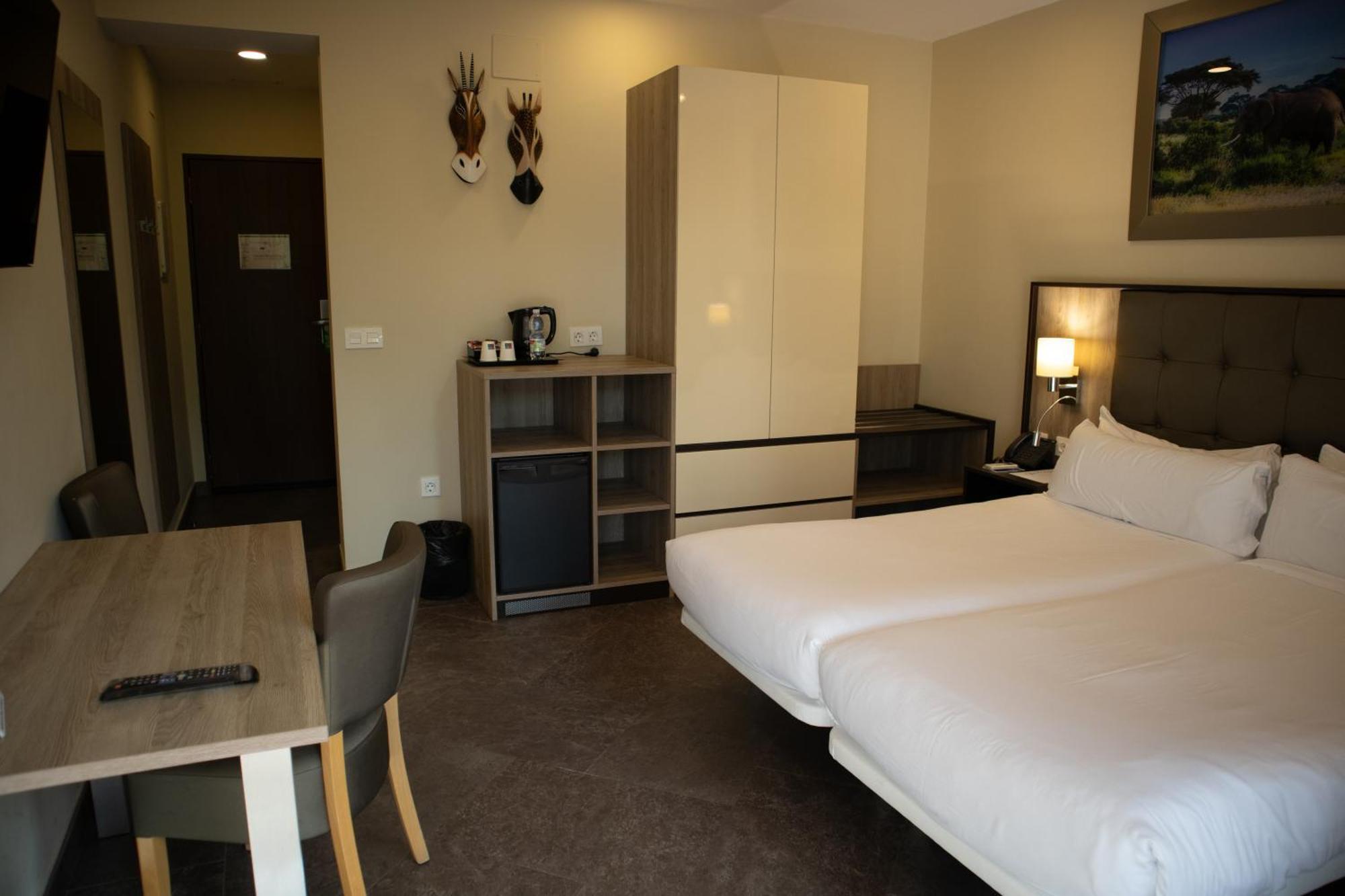 Hotel Admiral San Roque San Roque  Phòng bức ảnh