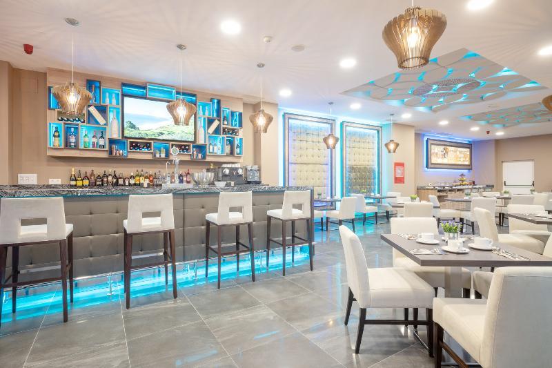 Hotel Admiral San Roque San Roque  Ngoại thất bức ảnh