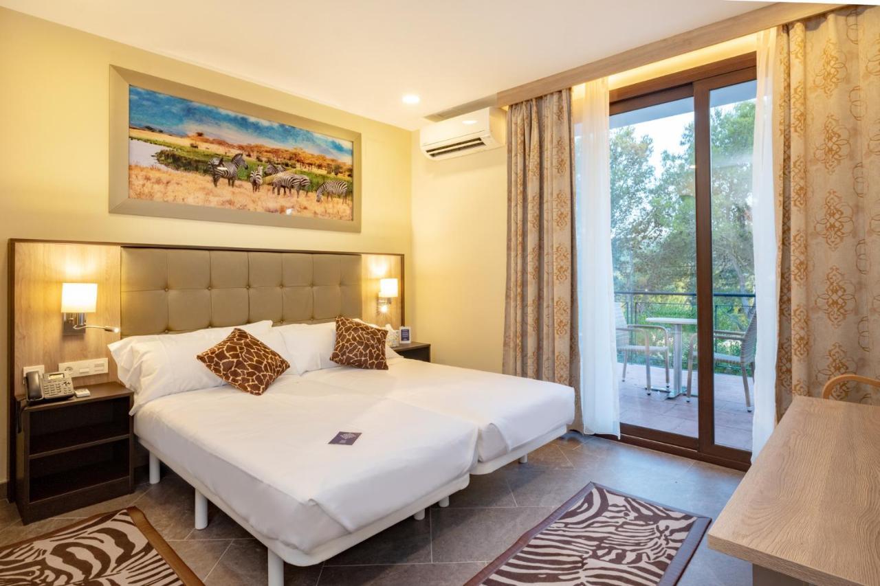 Hotel Admiral San Roque San Roque  Ngoại thất bức ảnh