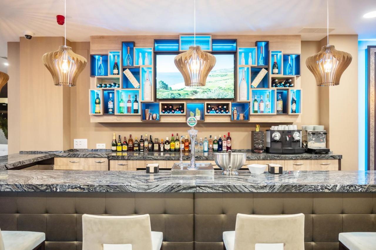 Hotel Admiral San Roque San Roque  Ngoại thất bức ảnh